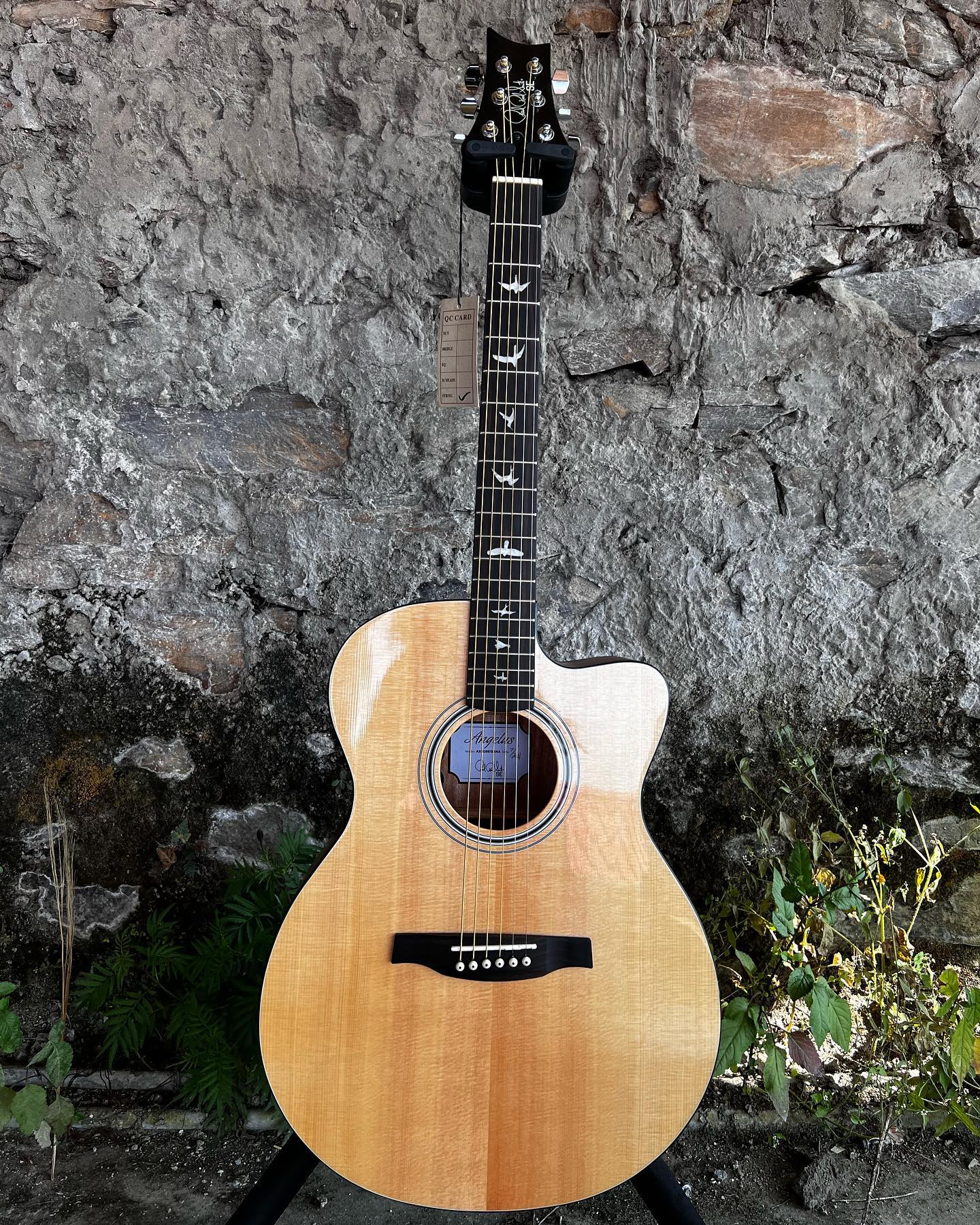 PRS SE AX20E Angelus Cutaway 6-Strings Electro Acoustic Guitar With Gigbag- Natural