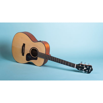 Mantic OM1 -E Semi-Acoustic Guitar with Fishman Pickup - Natural